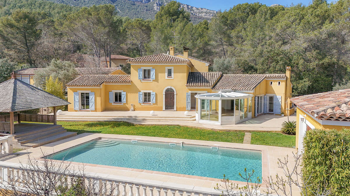 Maison à LA FARLEDE