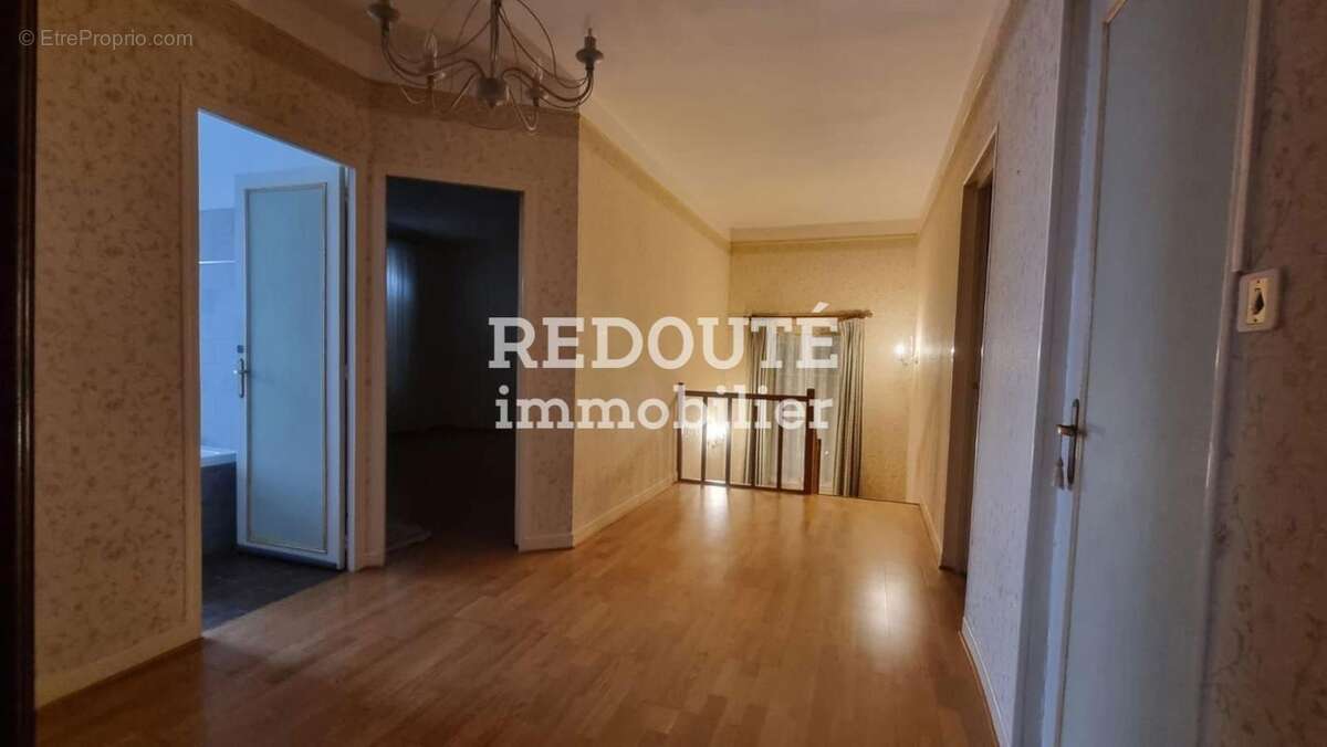 Proche Reims, Maison, corps de ferme et terrain à bâtir - photo 15