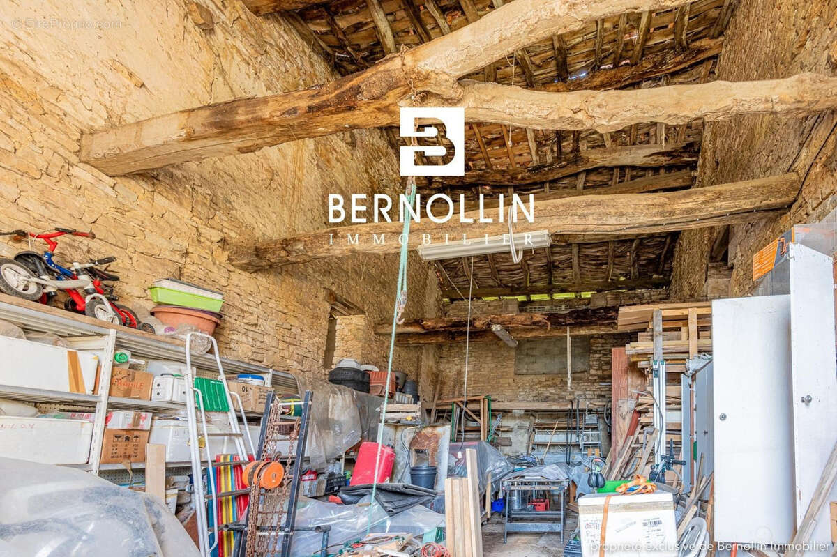 Maison en pierre à rénover de 120 m2 avec terrain et dépendance à VAL D'EPY Senaud (39160) - photo 13
