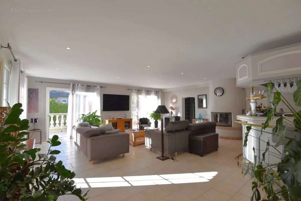 Maison à LES ADRETS-DE-L&#039;ESTEREL