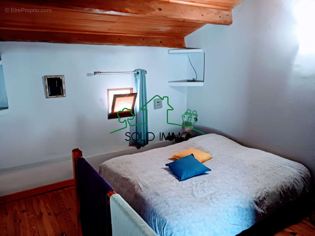 Maison à SAINT-ETIENNE-DE-FONTBELLON