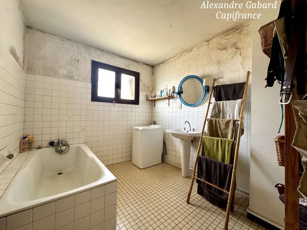 Maison en pierres - 3 chambres - Jardin 2 471 m² - Dépendance - photo 11