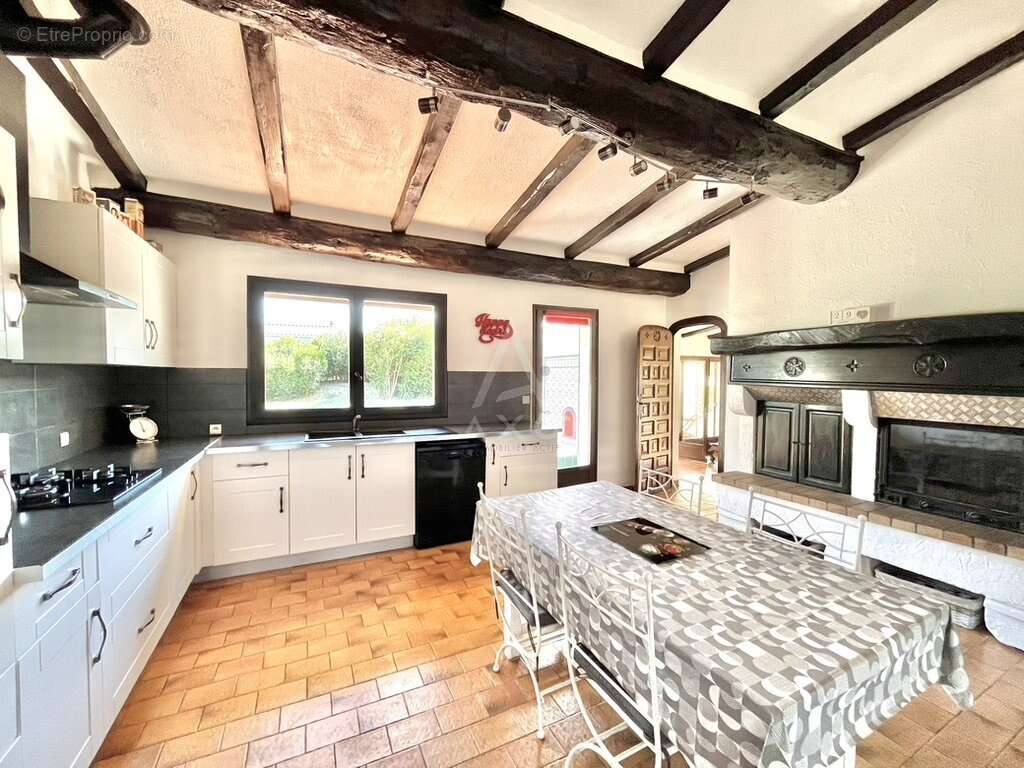 Maison à SAINT-THIBERY