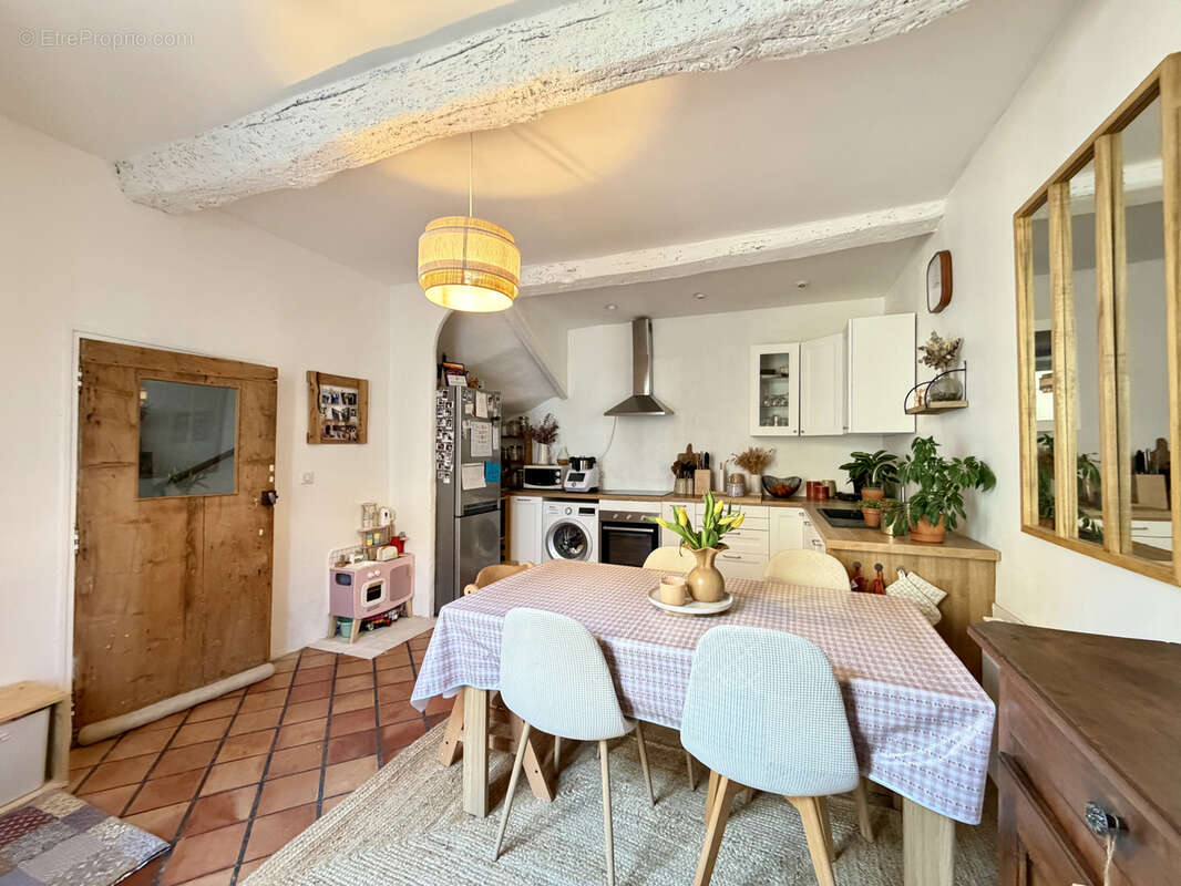 Appartement à MEYRARGUES