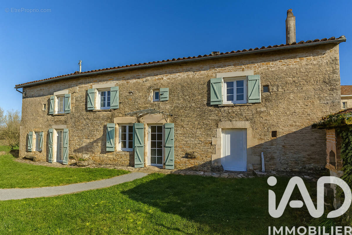 Photo 1 - Maison à VILLEFAGNAN
