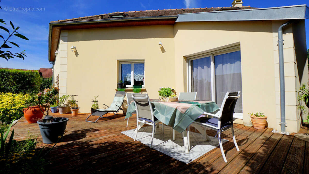 Maison à EPONE
