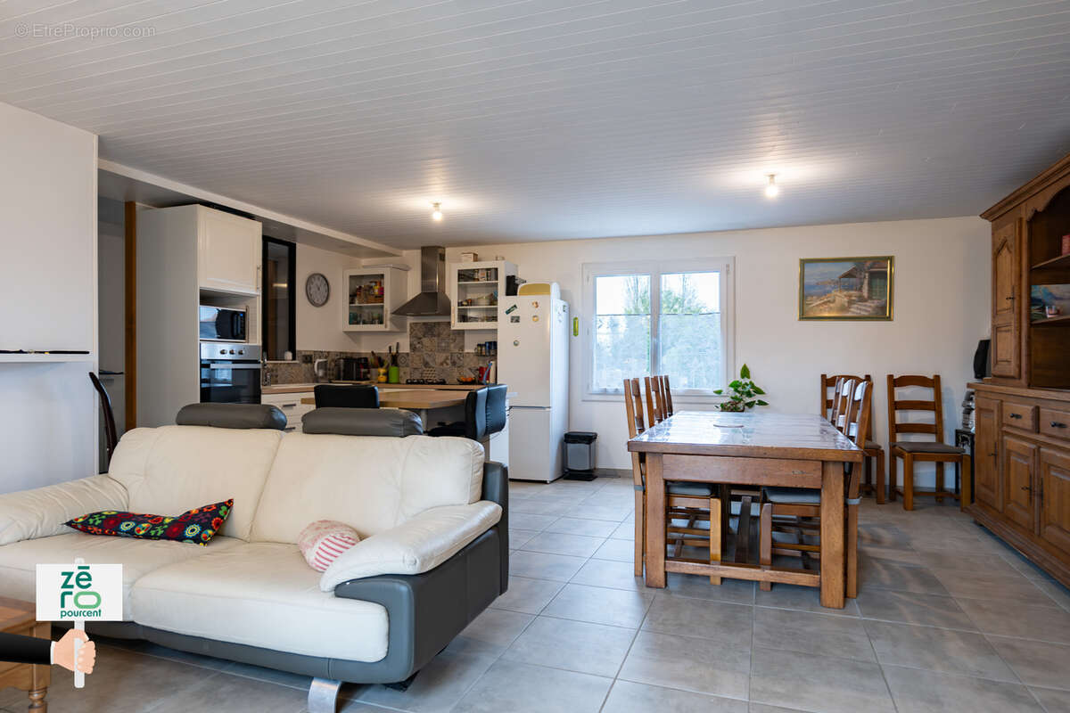 Maison à MOUTIERS-SUR-LE-LAY