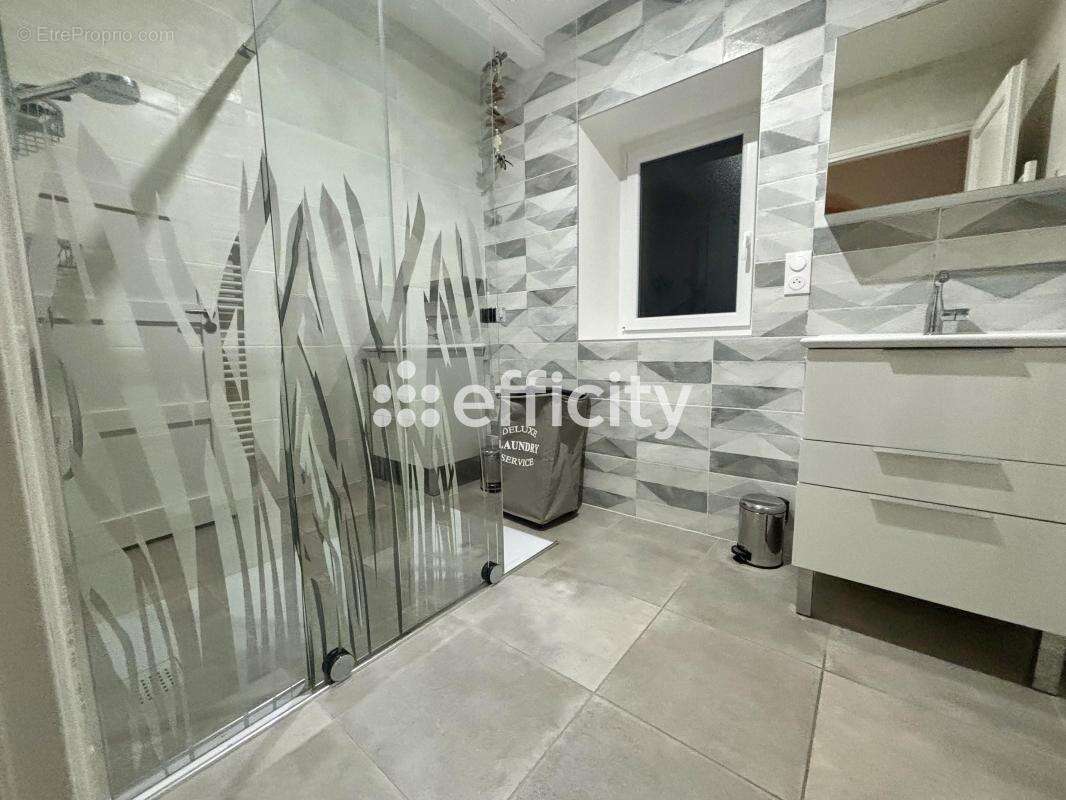 Maison à LA CHAPELLE-SAINT-URSIN