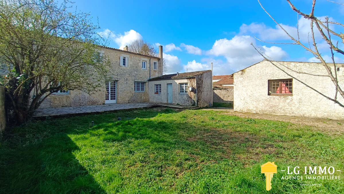 Maison à VILLARS-EN-PONS
