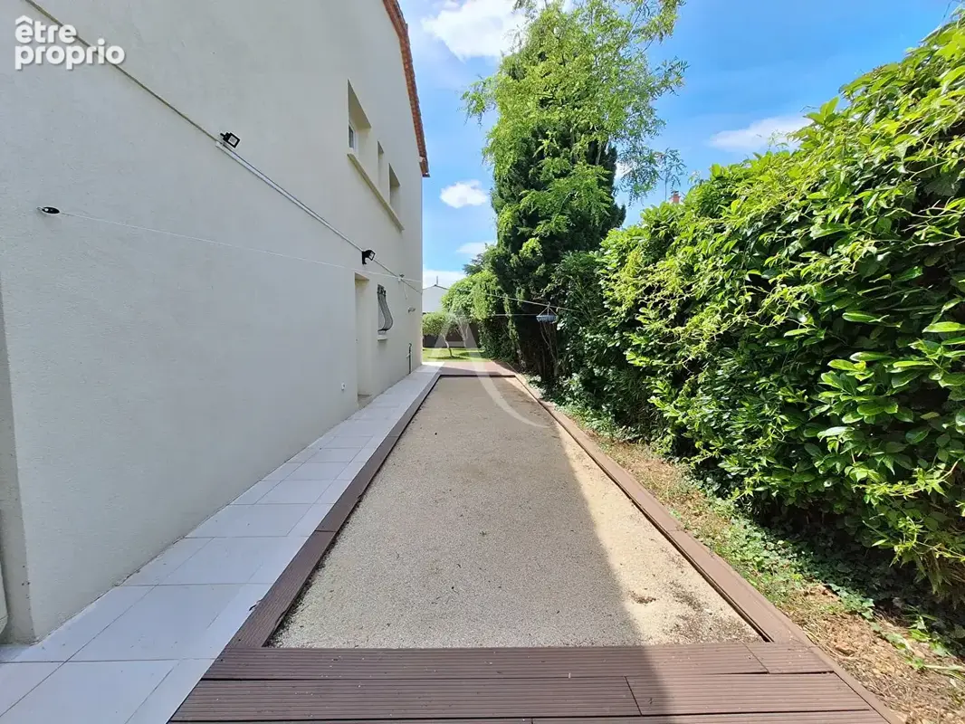A VENDRE - Maison familiale type 6 - 150m² - MARGUERITTES - photo 4