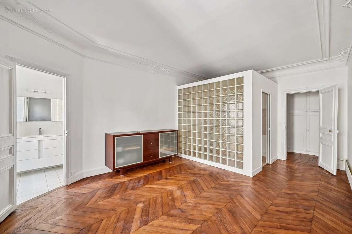 Appartement à PARIS-9E