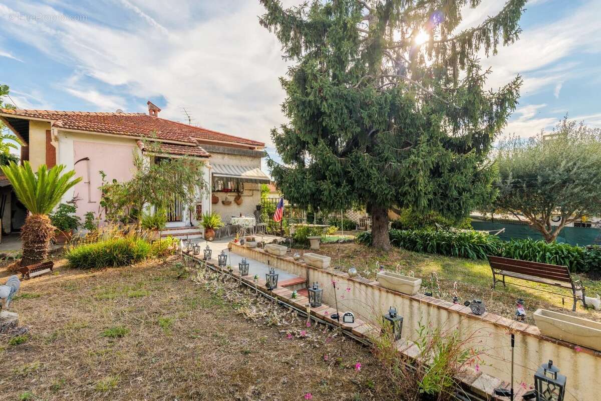 Maison à CAGNES-SUR-MER