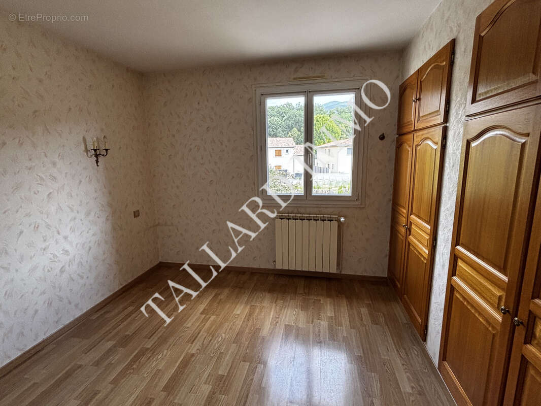 Tallard centre, villa de plain pied sur sous sol complet, terrain 933 m2 - photo 16