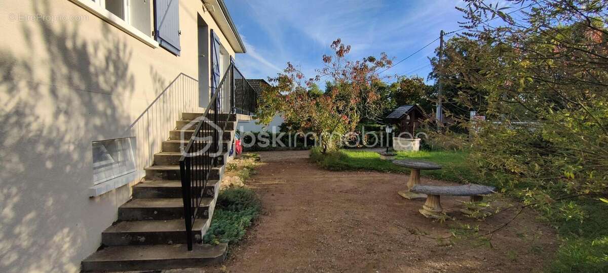 Maison à VARENNES-VAUZELLES