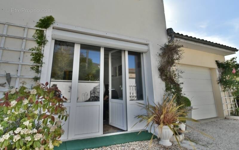 Maison à LA COURONNE