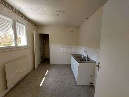 Venez visiter cet agréable pavillon de plain-pied avec 2 chambres ! - photo 2