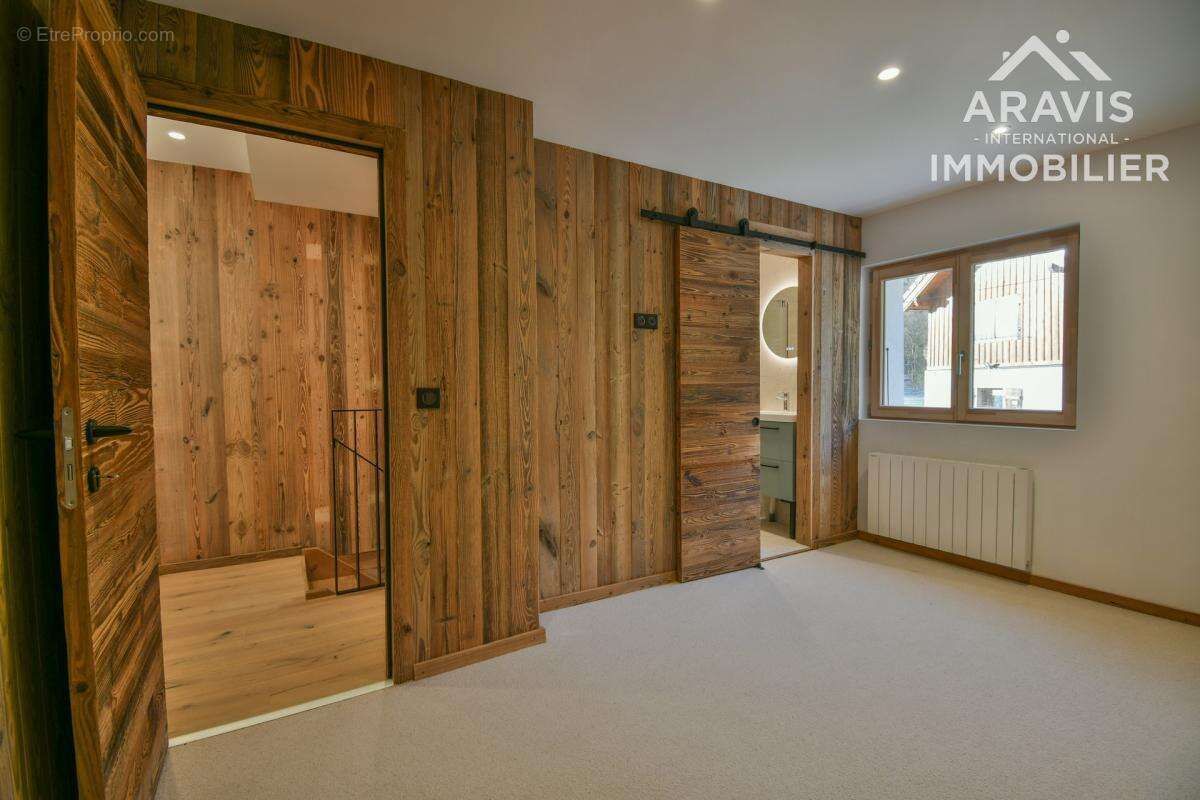 Appartement à LE PETIT-BORNAND-LES-GLIERES