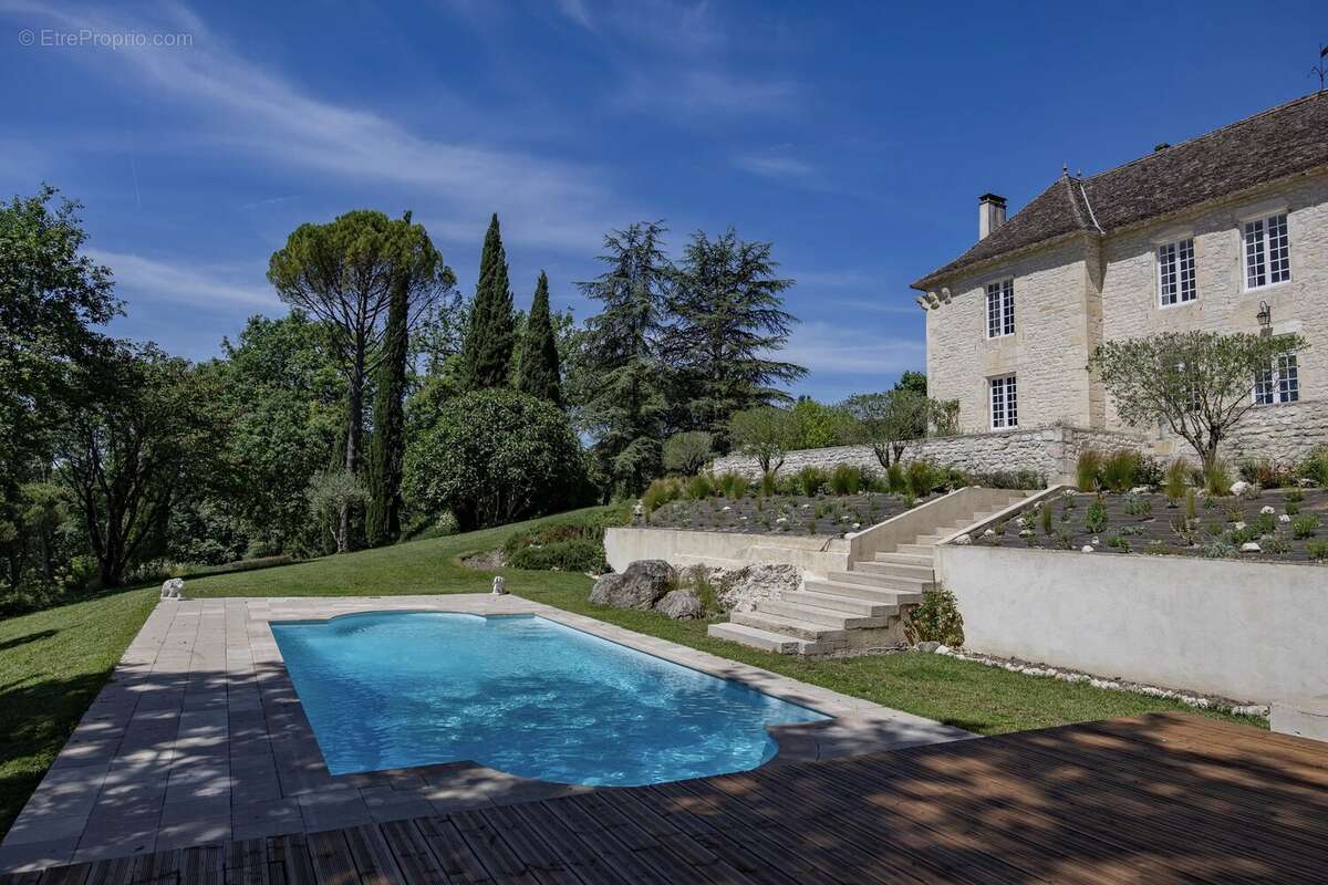 Maison à MONTCUQ