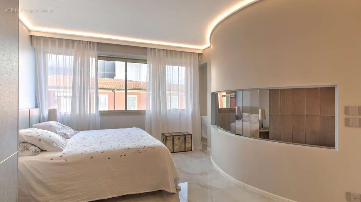 Appartement à ROQUEBRUNE-CAP-MARTIN