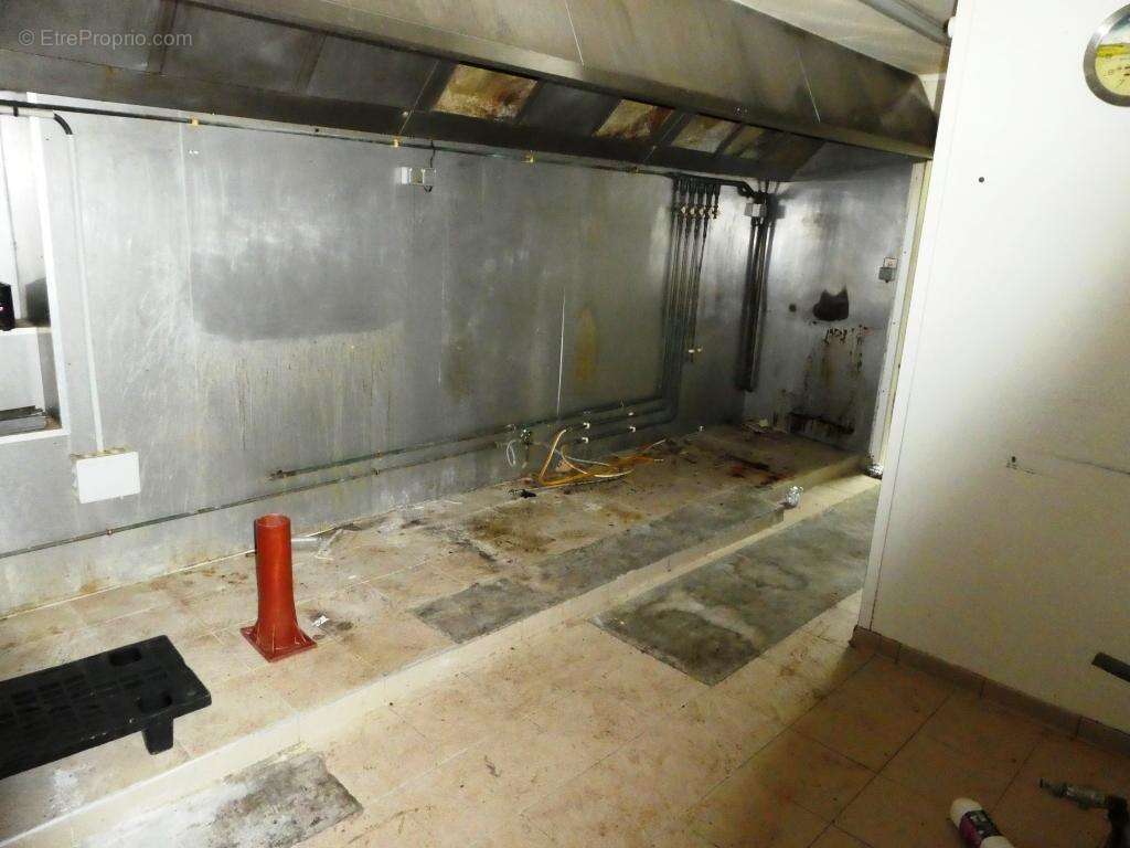 Commerce à SAINT-JEAN-BREVELAY