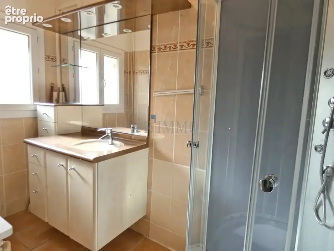 Maison sur 2 niveaux proche centre de roquebrune - photo 16