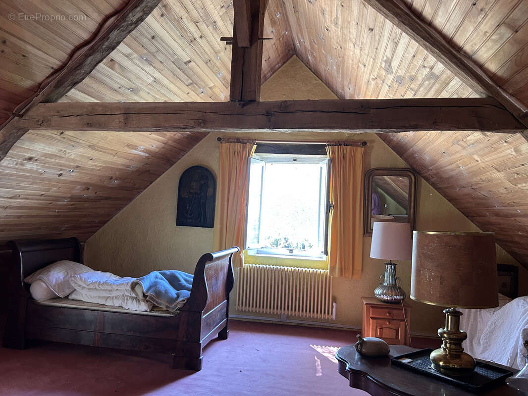 Propriété 10 pièces avec piscine à Chalais (36) - photo 18