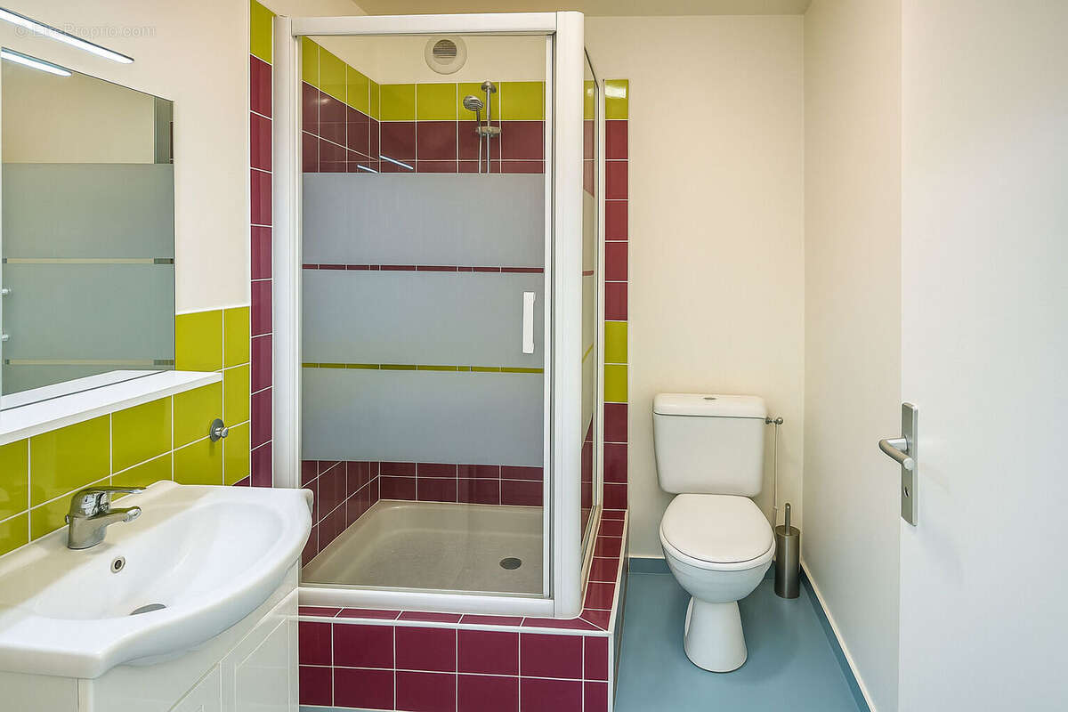 Appartement à CHARENTON-LE-PONT
