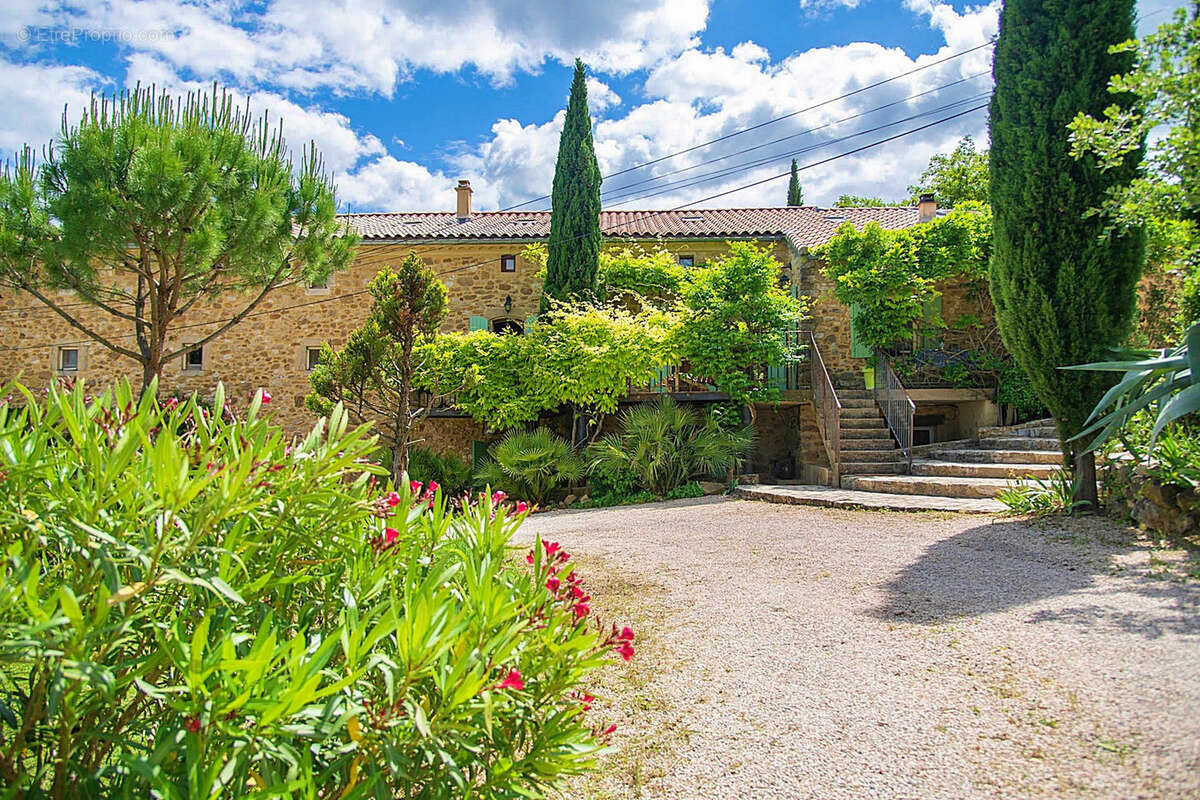 Maison à GOUDARGUES