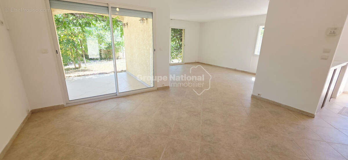 Maison de plain-pied avec piscine, 4 chambres,  Sabran - photo 5