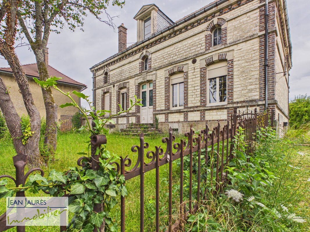 Maison de campagne au fort potentiel avec magnifique terrain - photo 2