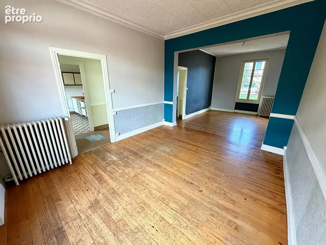 LES MARTRES DE VEYRE / Maison années 30 avec jardin à vendre ! - photo 6