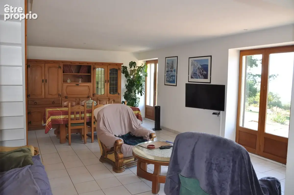 Charmante maison de campagne avec 2,5 hectares de prairie à Châtelus - photo 6