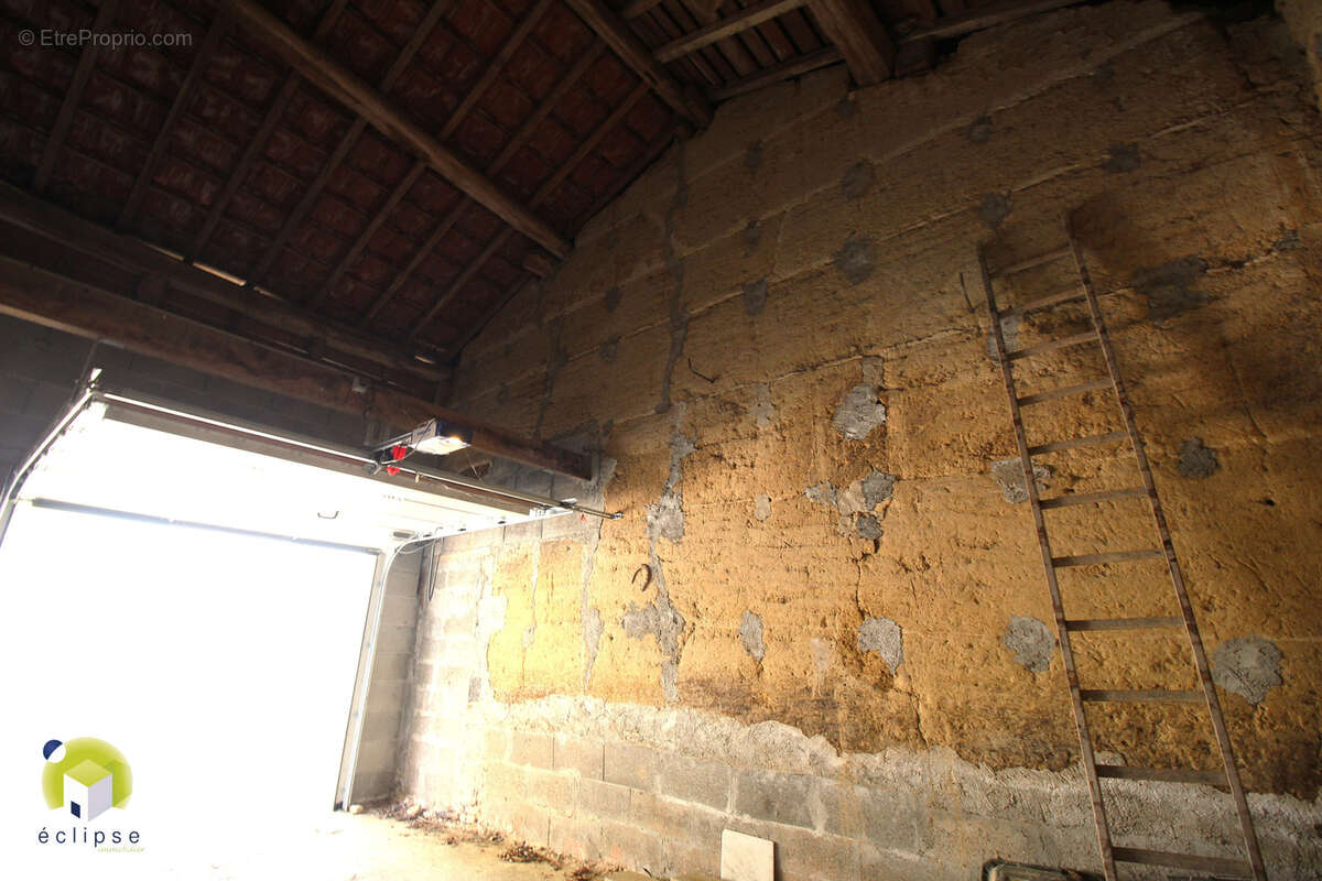 Maison à CURTAFOND