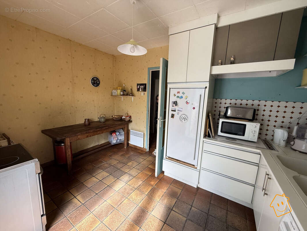 Maison 142 m² à Saint-Doulchard  - photo 6