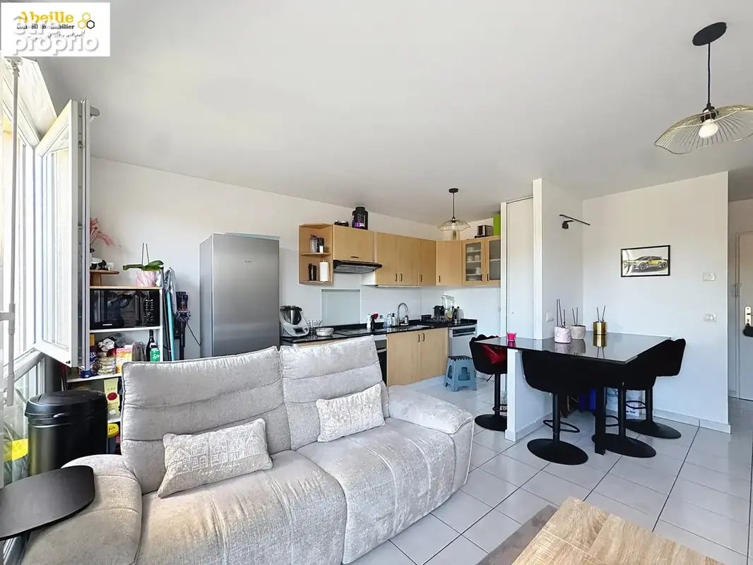F2 de 43m2 avec balcon et box. - photo 3