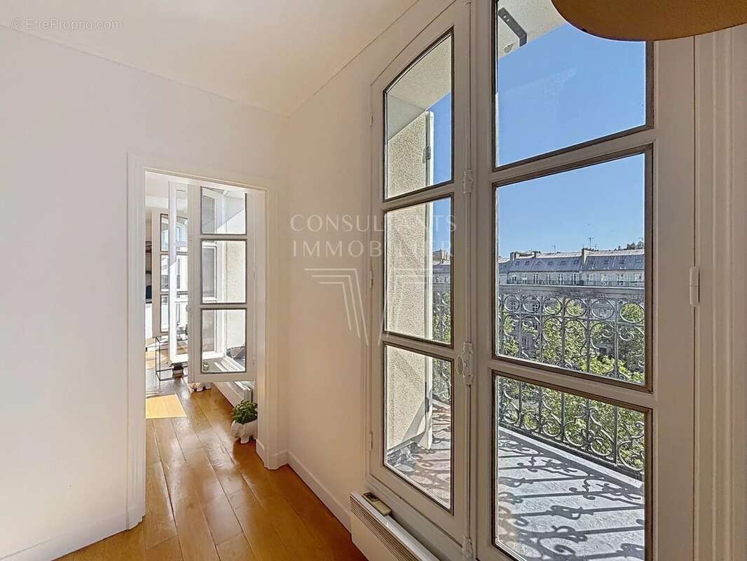Appartement à NEUILLY-SUR-SEINE