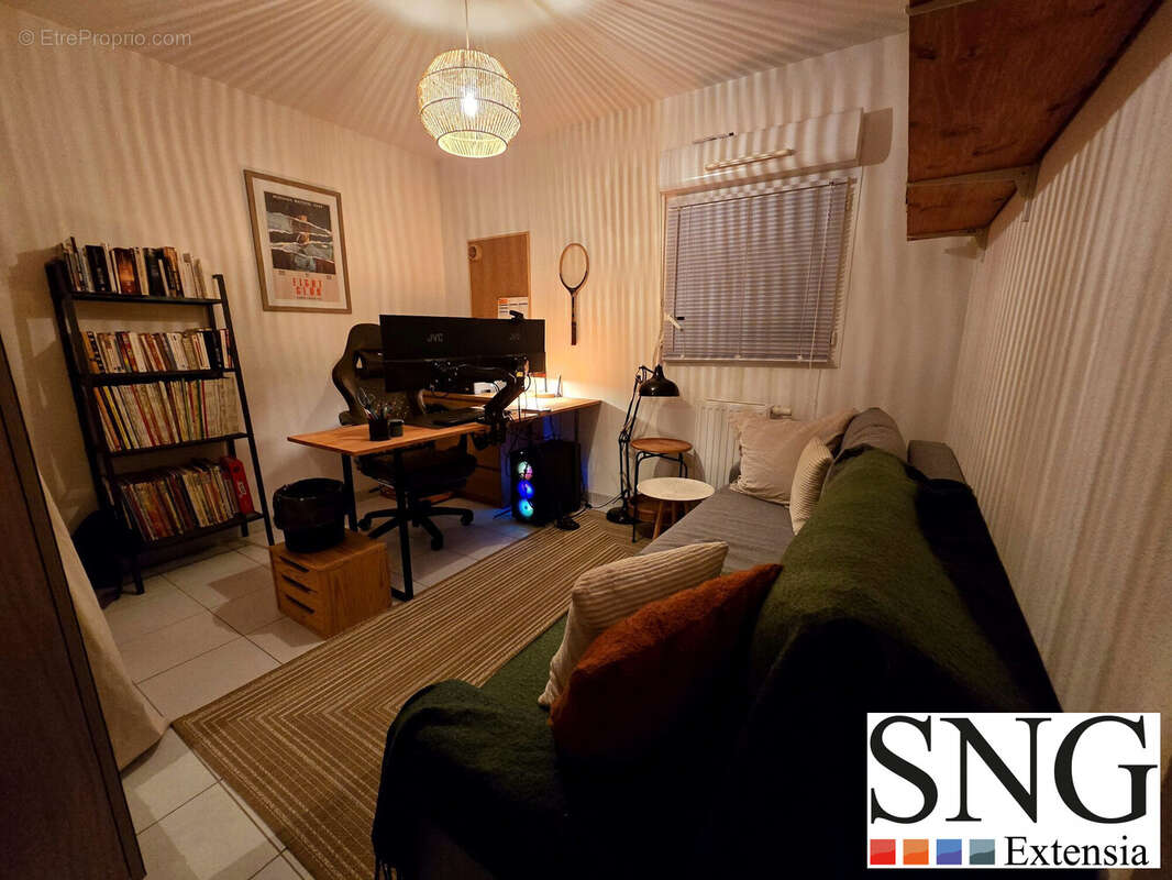 Appartement à GARONS