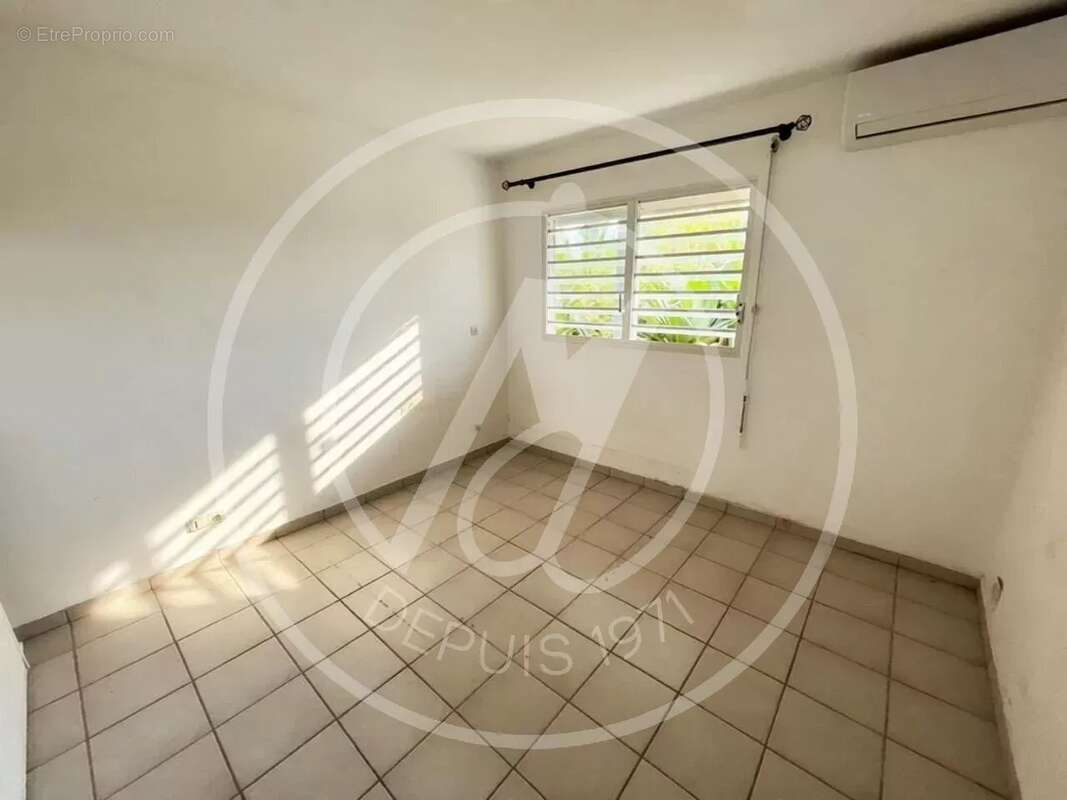 Appartement à LES ABYMES