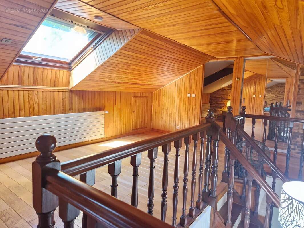 Maison à VOISINS-LE-BRETONNEUX