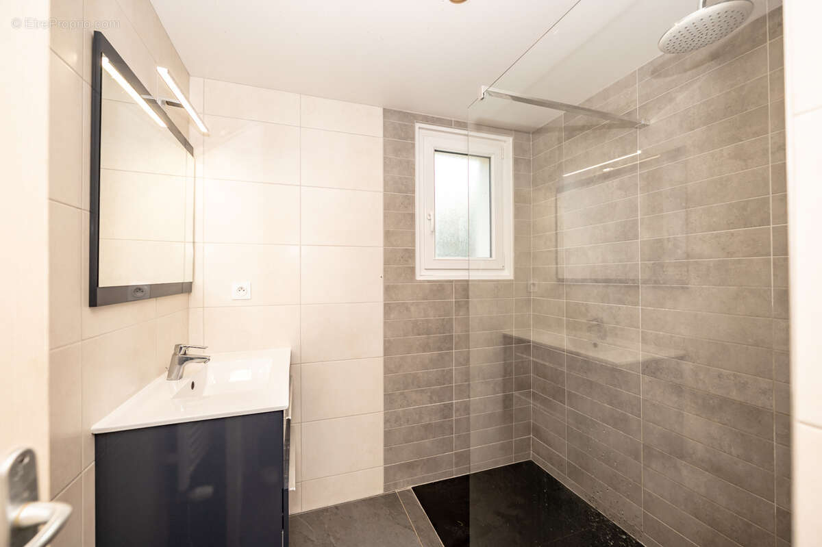 Maison à MONTPERREUX