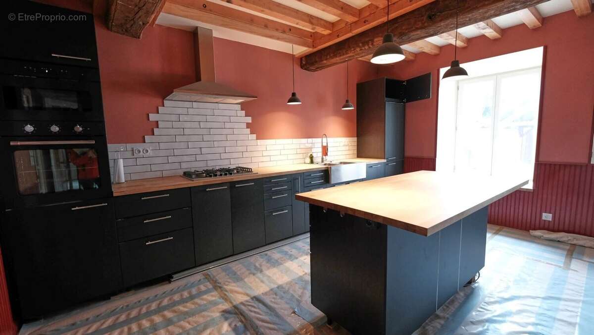 Maison à ROUSSILLON-EN-MORVAN