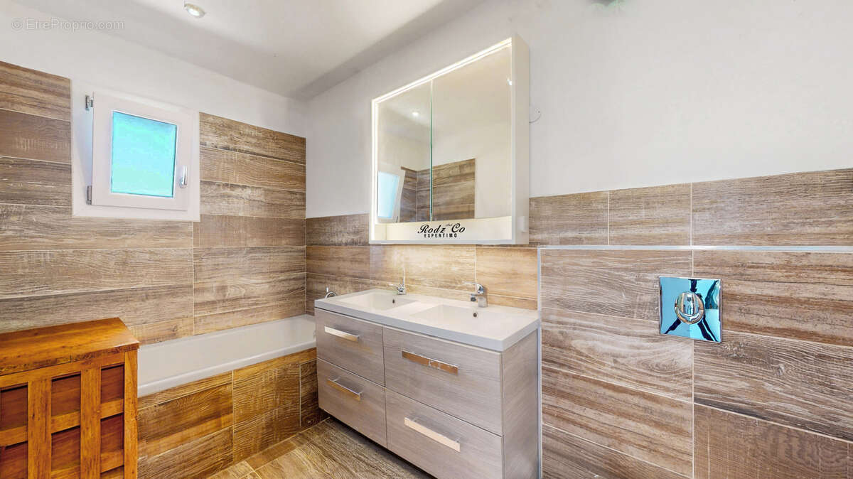 Maison à vendre à Apt   Villa contemporaine avec piscine, jardin, garage et vue sur le Luberon - photo 8