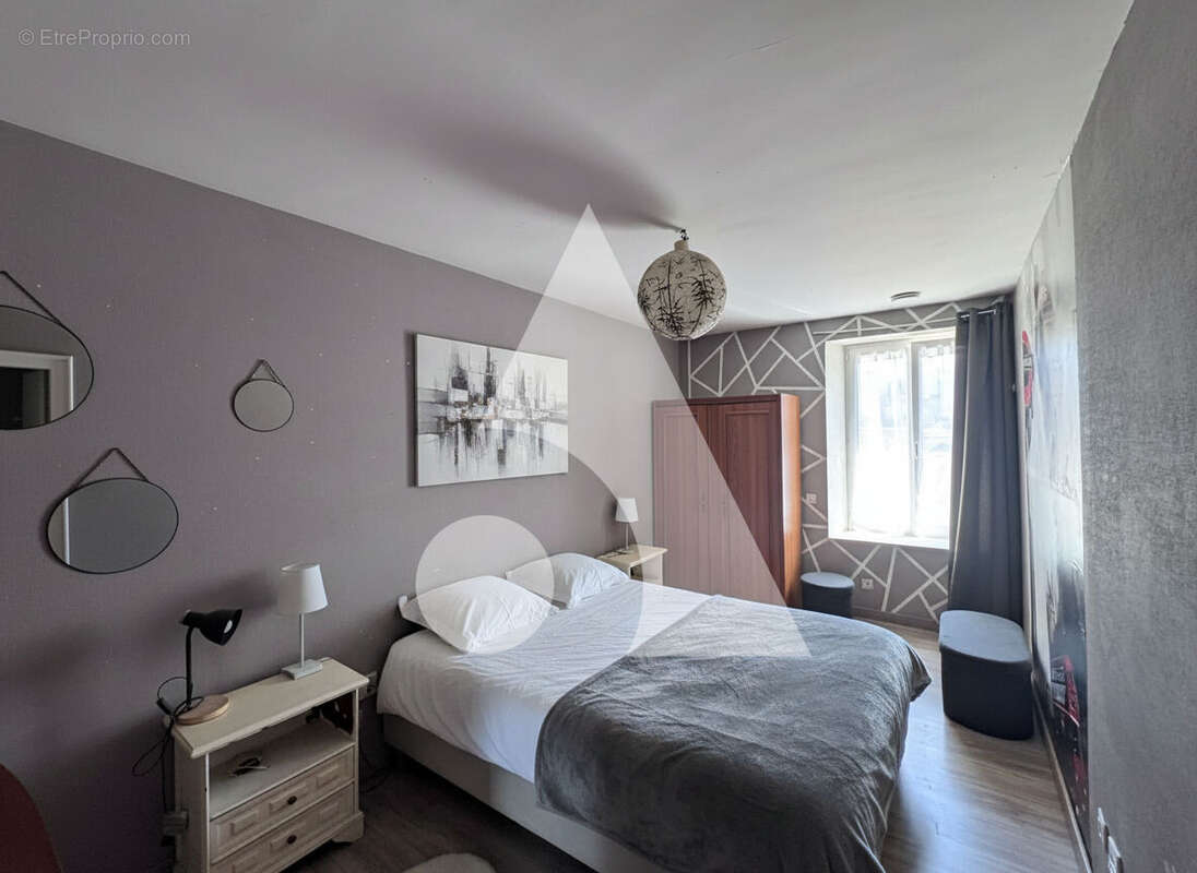 Maison avec volumes généreux et fort potentiel - Chermisey - photo 6