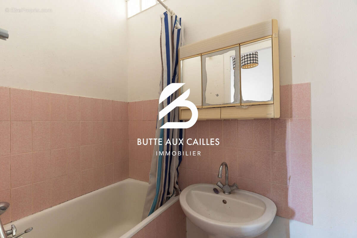 Appartement à PARIS-14E