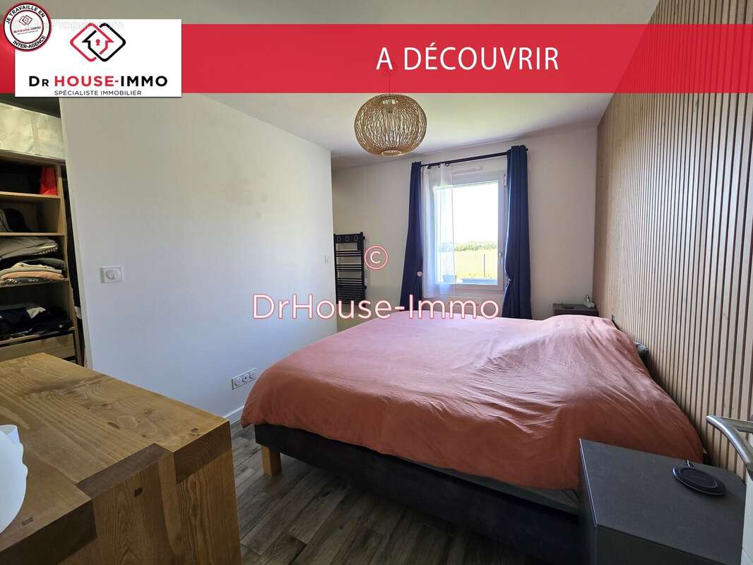 Maison à SAINTE-NEOMAYE