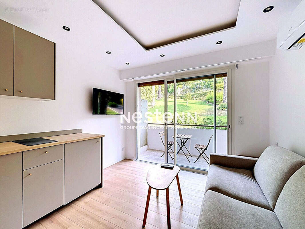 Golfe-Juan - Studio Rénové - 19m2 - Parking - Piscine - Tennis - Gardien - photo 2