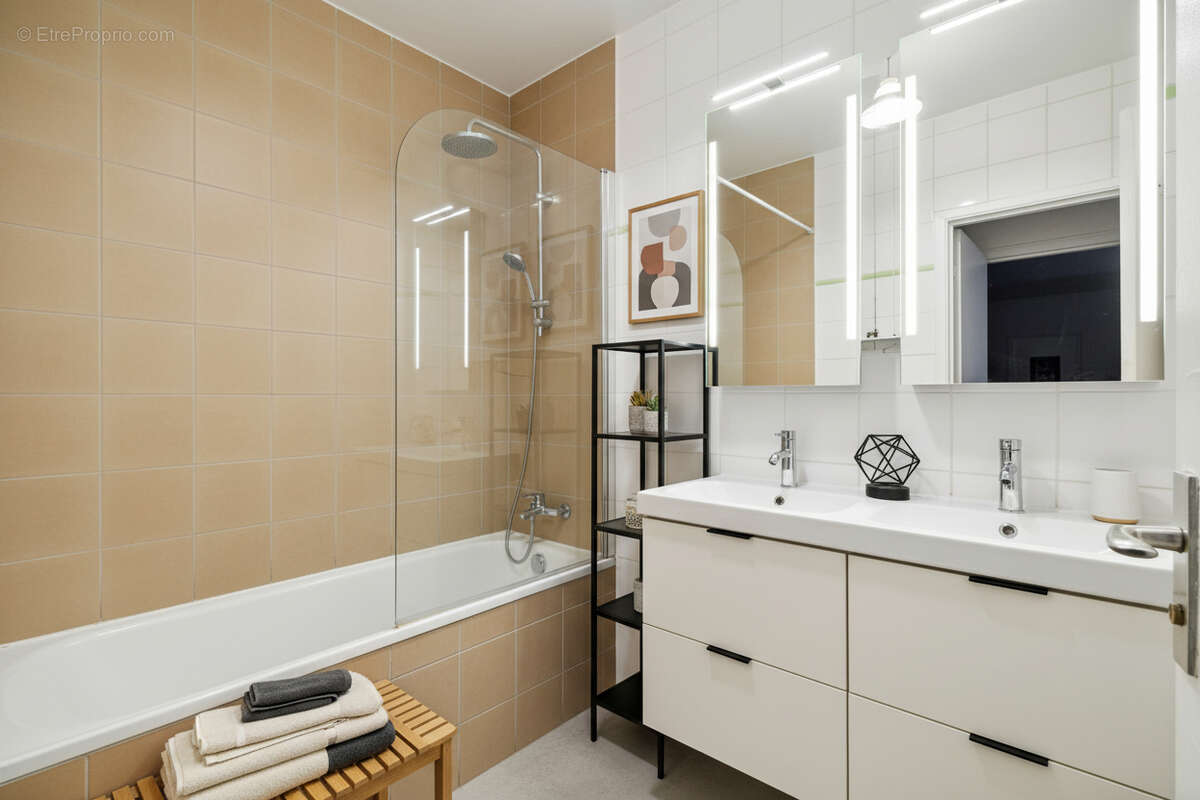 Appartement à PARIS-19E