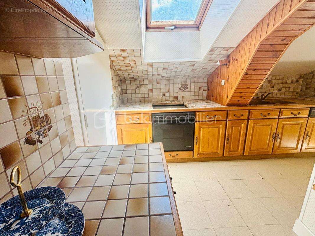 Appartement à COURS-LA-VILLE