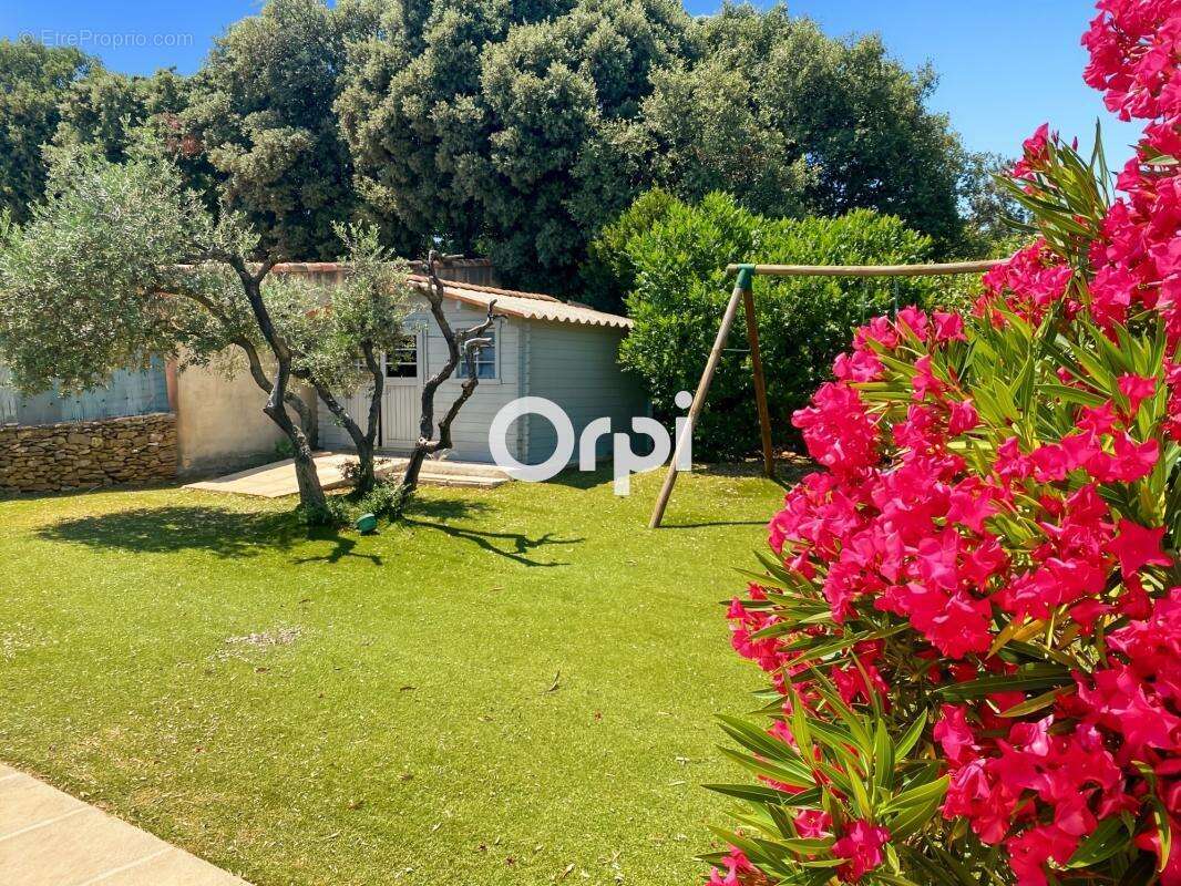 Villa T6 de 168 m2 de plain pied, jardin, piscine, garage - photo 17