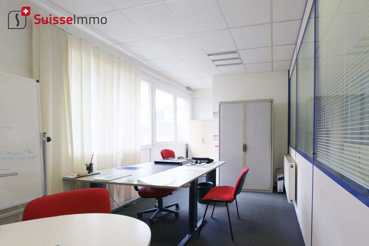 Local commercial  200 m2 - photo 9